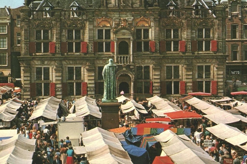 39678 Delft stadhuis Markt Nette oude kaart Onbeschreven, Verzamelen, Ophalen of Verzenden, 1960 tot 1980, Ongelopen, Zuid-Holland