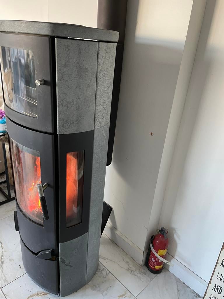 Houtkachel lotus pro 7 met oven  en onder hout voorraad, Huis en Inrichting, Kachels, Ophalen, Hout, Houtkachel