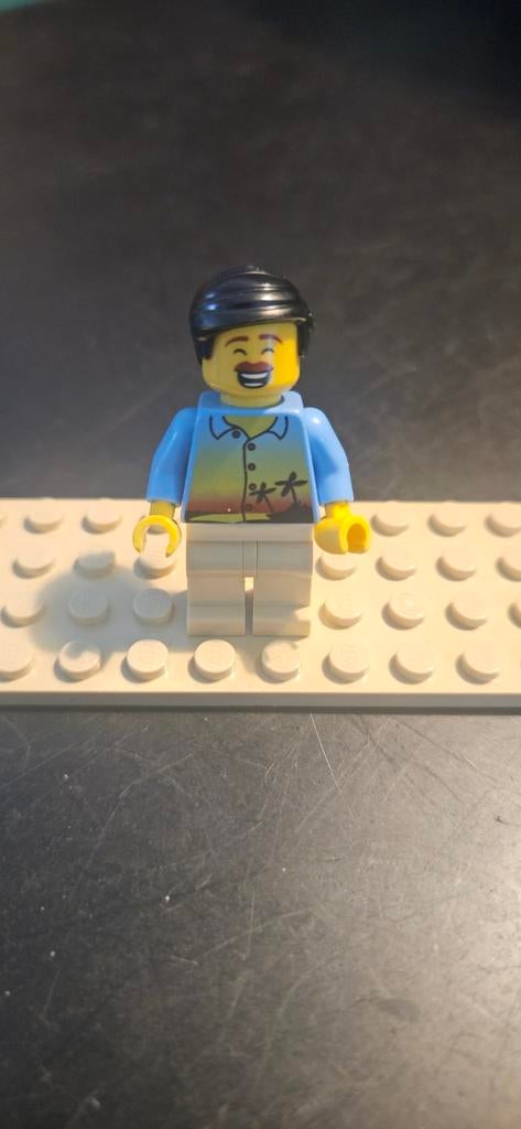 Lego Minifiguur met Hawaiiaans Shirt, Ophalen of Verzenden, Zo goed als nieuw, Losse stenen, Lego
