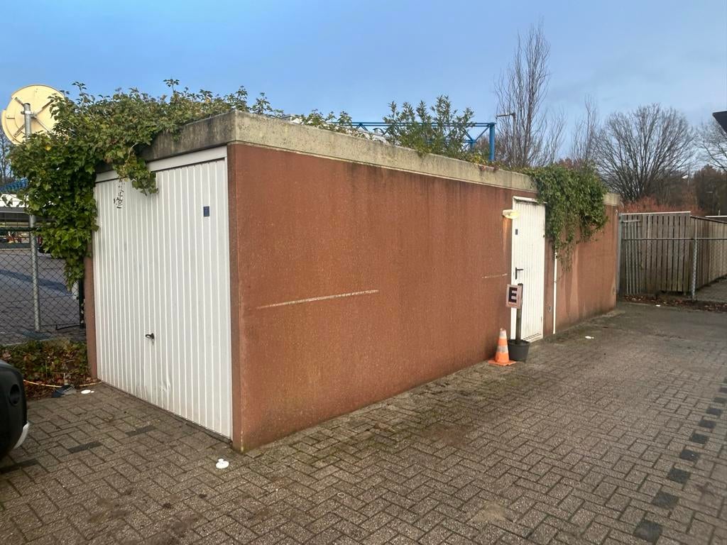Betonnen prefab garage, Huizen en Kamers, Garages en Parkeerplaatsen, Noord-Brabant