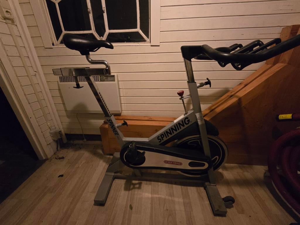 StarTrac Spinningfiets - Zwaar vliegwiel, oerdegelijk!, Ophalen, Gebruikt, Buik, Spinningfiets