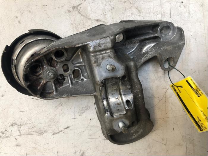 Motorsteun van een Audi A4, Gebruikt, -, -, -