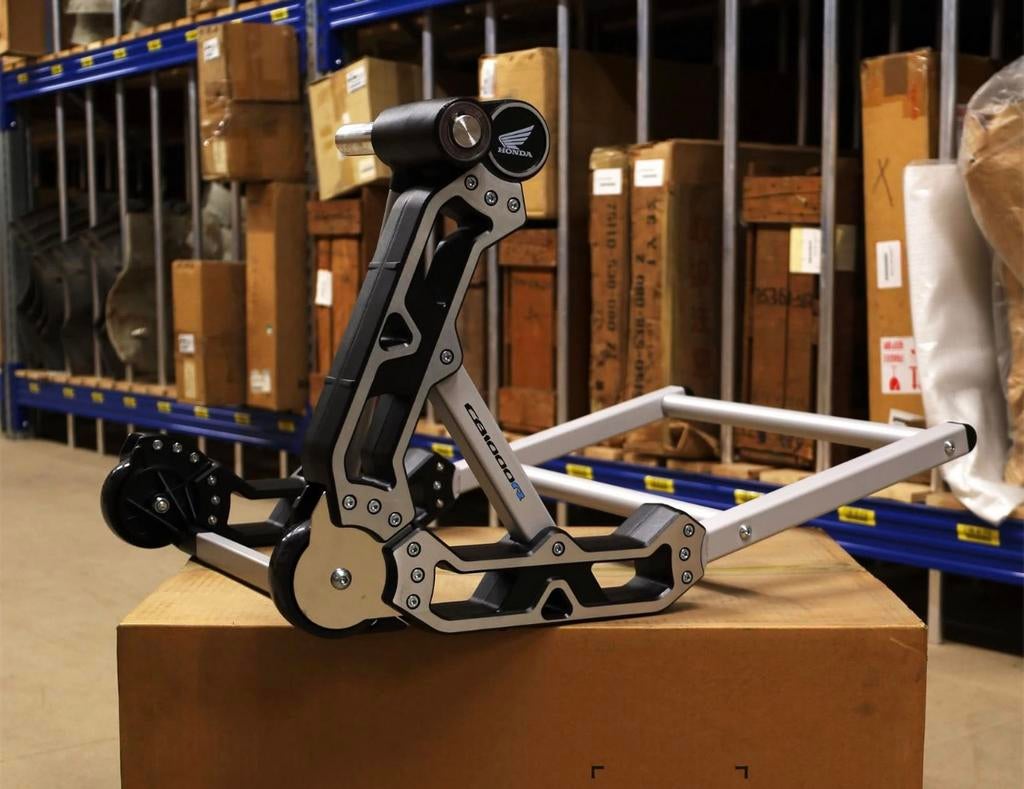 Honda CB1000R Maintenance Stand, Ophalen