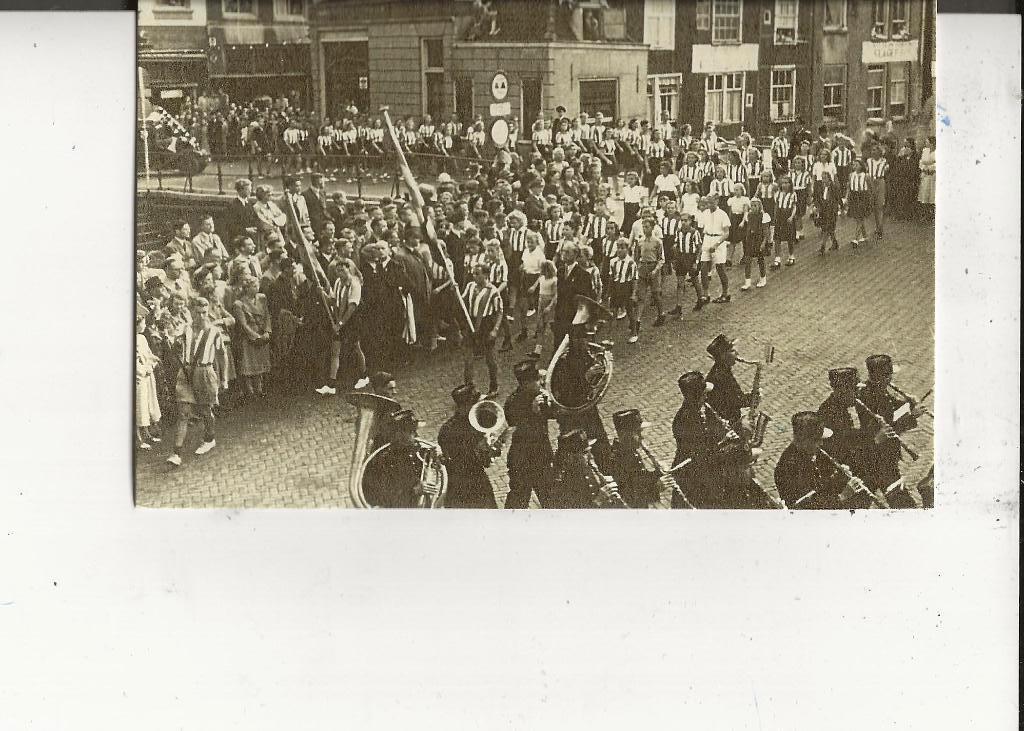 Dordrecht Stadhuisplein met De Bazuin, Ophalen of Verzenden, Voor 1920, Ongelopen, Zuid-Holland