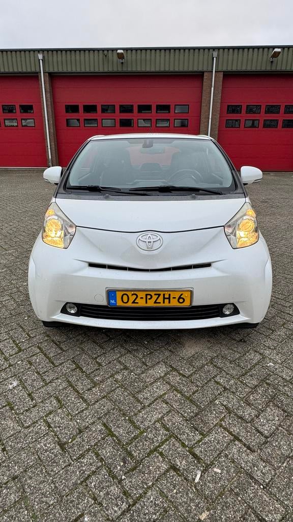 Toyota IQ 1.0 CVT 2011 Wit, Auto's, Toyota, IQ, ABS, Adaptieve lichten, Airbags, Airconditioning, Bluetooth, Climate control, Elektrische ramen