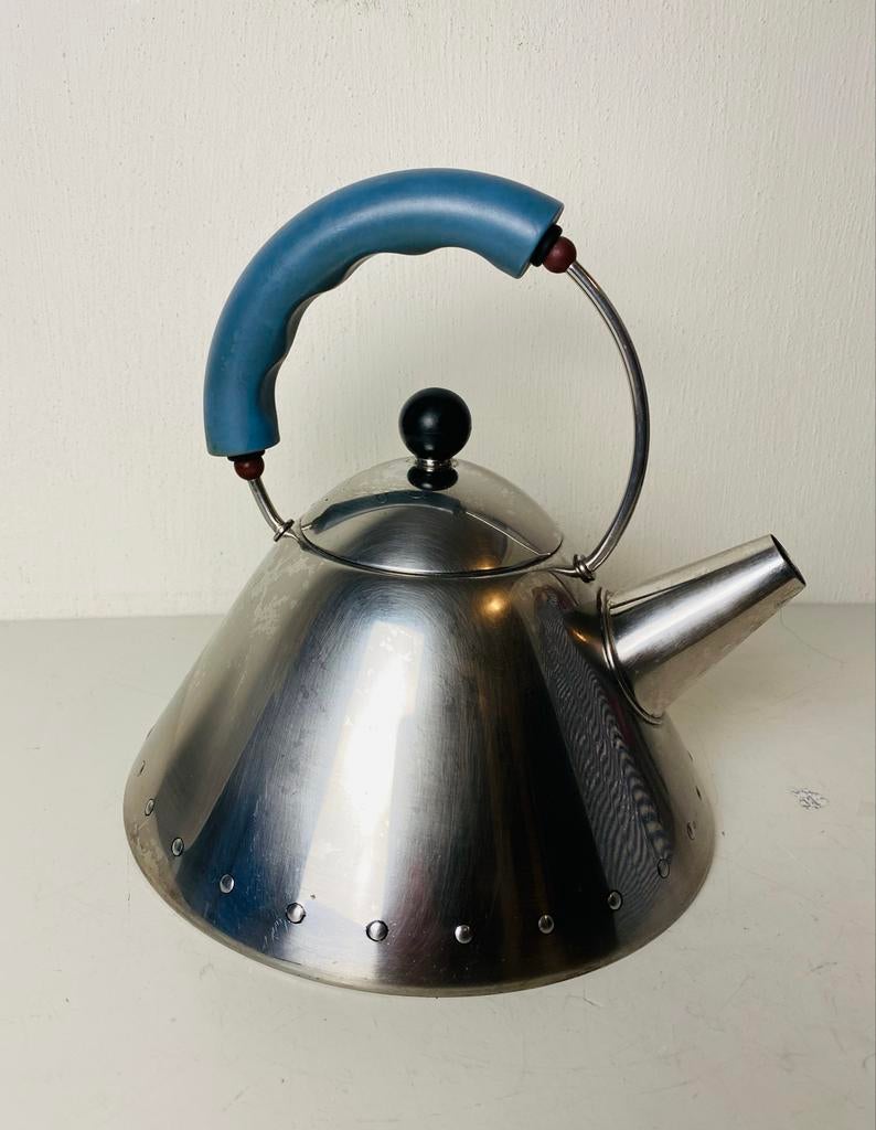 Alessi Italy fluitketel desgn Michael Graves