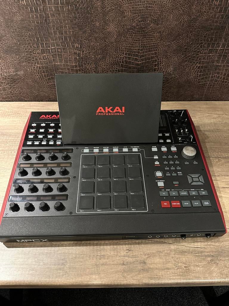 Akai MPC X - Zeer Goede Staat - Incl. Toebehoren, Ophalen of Verzenden, Zo goed als nieuw, Overige merken