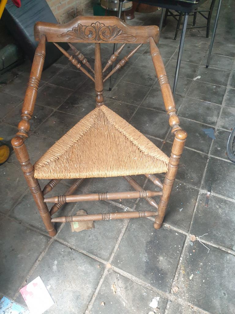 Mooie breistoel (3 hoeks zitting), Antiek en Kunst, Antiek | Meubels | Stoelen en Banken, Ophalen