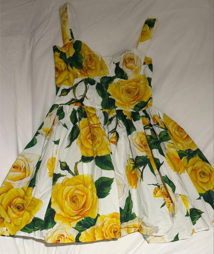 Prachtige Dolce & Gabbana Jurk, Kleding | Dames, Jurken, Zo goed als nieuw, Maat 38/40 (M), Geel, Knielengte, Ophalen of Verzenden