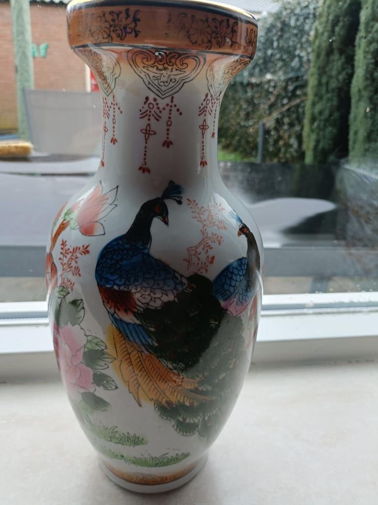Handgeschilderde Chinese vaas met pauwen, Ophalen of Verzenden