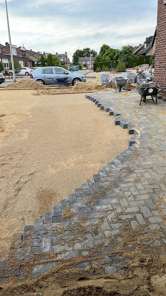 Foto 4 van Bestraing sierbestrating komplete tuinaanleg