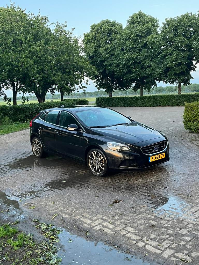 Volvo V40 2.0 D4 190PK 2014 Zwart, Auto's, Volvo, Parkeersensor, Zwart, Zwart, Particulier