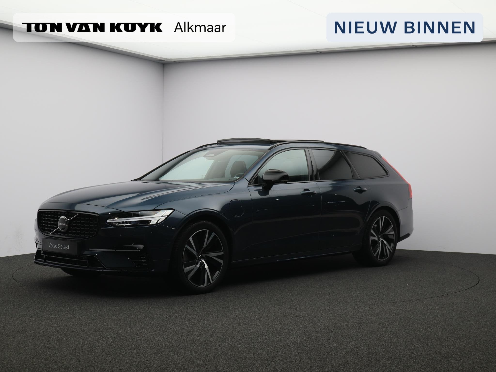 Volvo V90 2.0 T6 Plug-in hybrid AWD Ultimate Dark Panorama d, Automaat, 4 cilinders, Blauw, 180 min