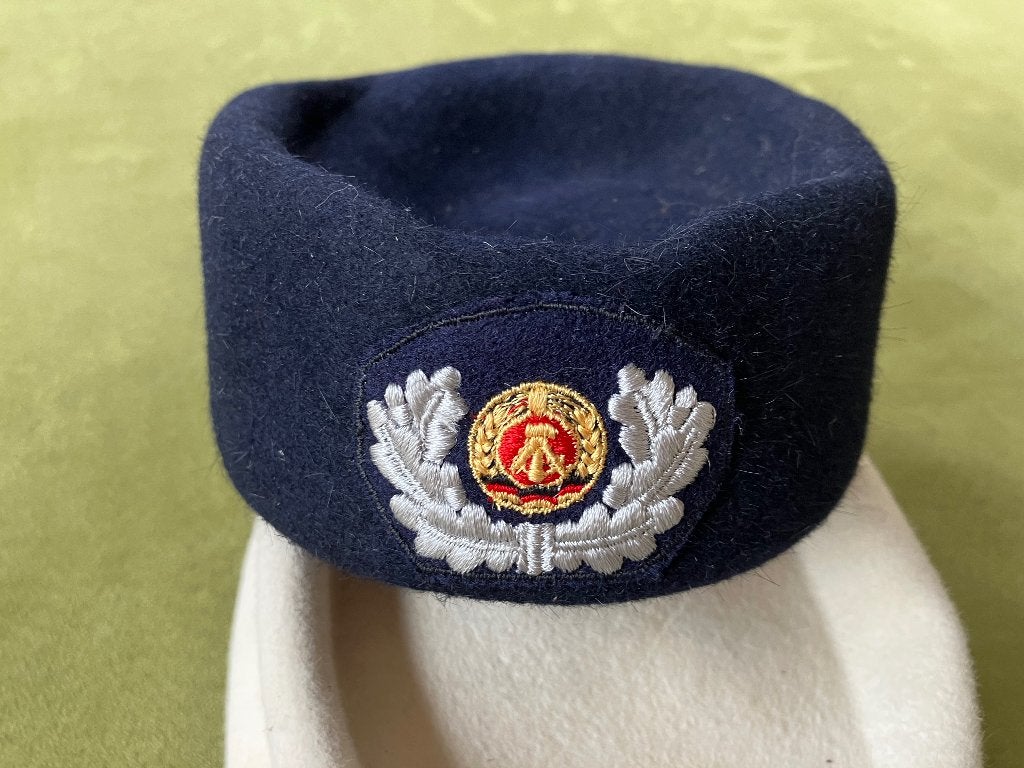 DDR dames hoedjes, Verzamelen, Ophalen of Verzenden, Landmacht, Duitsland, Helm of Baret
