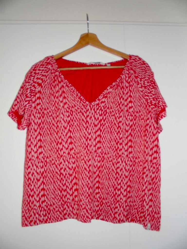 Moscow top maat L, Maat 42/44 (L), Ophalen of Verzenden, Korte mouw, Rood