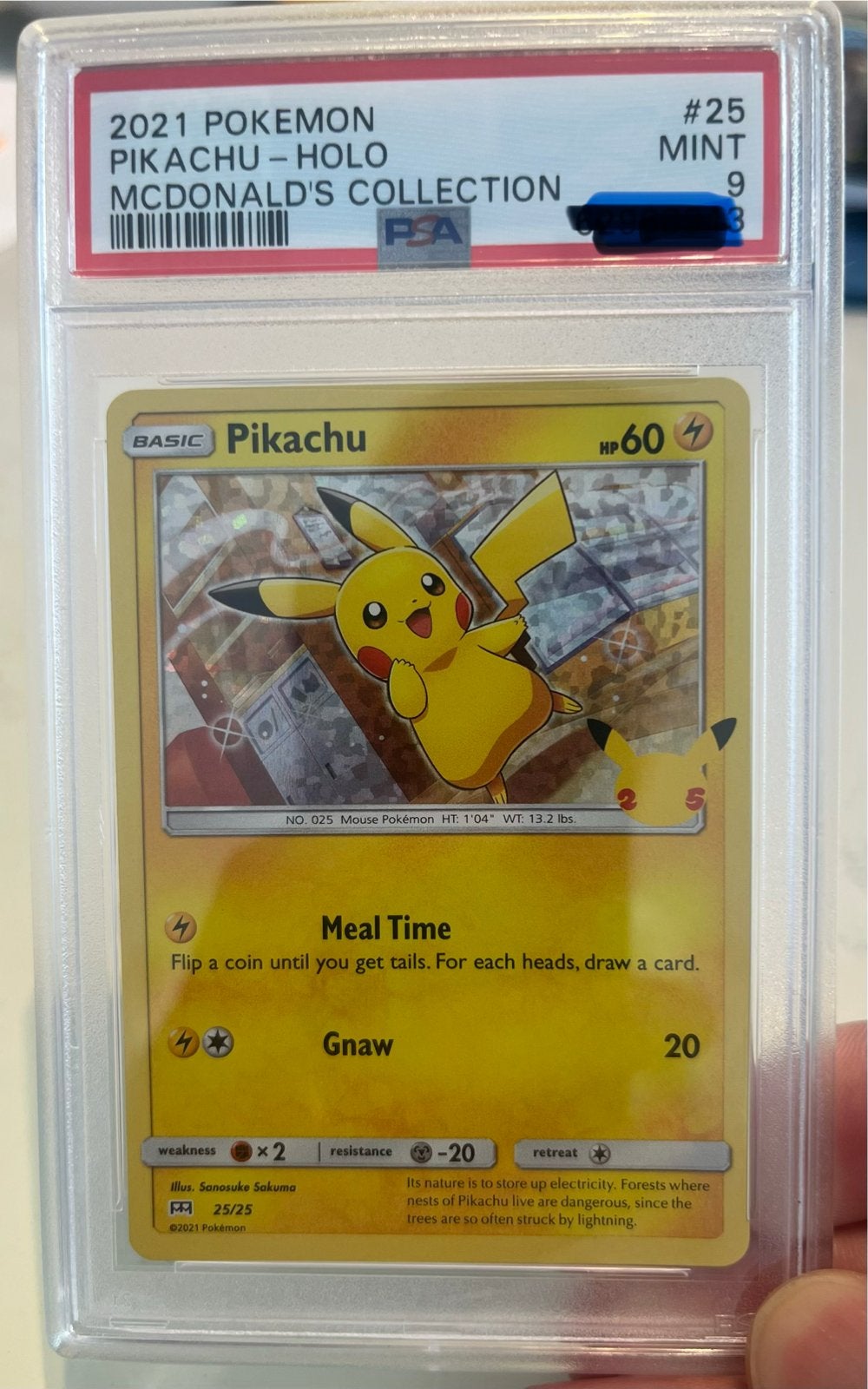 2021 Pokémon Pikachu Holo McDonald's Collection PSA 9, Hobby en Vrije tijd, Verzamelkaartspellen | Pokémon, Ophalen of Verzenden