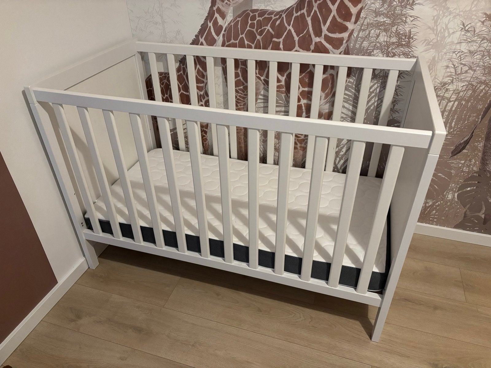 Kinderbed / ledikant inclusief matras, Ophalen, 70 tot 85 cm, 140 tot 160 cm, Zo goed als nieuw