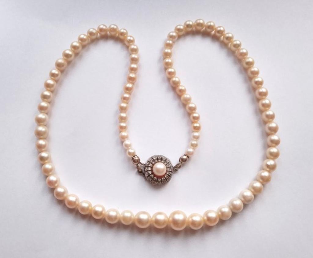 Vintage  AKOYA parels met witgouden sluiting, Ophalen of Verzenden, Zo goed als nieuw, Nvt, Roze