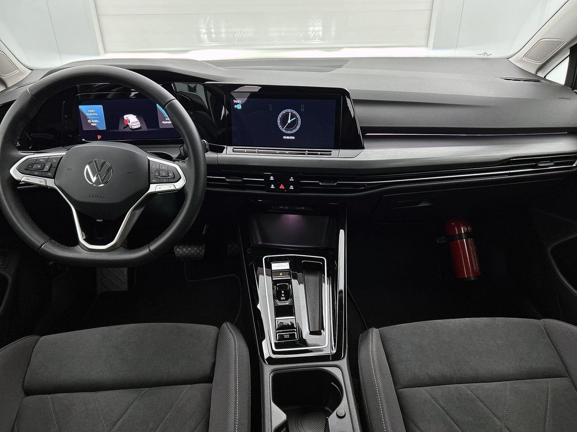 Volkswagen Golf 1.4 eHybrid Style | Lage KM Stand! | Navigat, 12 maanden, Gebruikt, 4 cilinders, Zwart