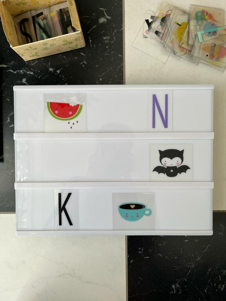 Lightbox - letterbak met licht - A4 - 30,5 x 22 x 6,5 cm, Kinderen en Baby's, Kinderkamer | Inrichting en Decoratie, Zo goed als nieuw