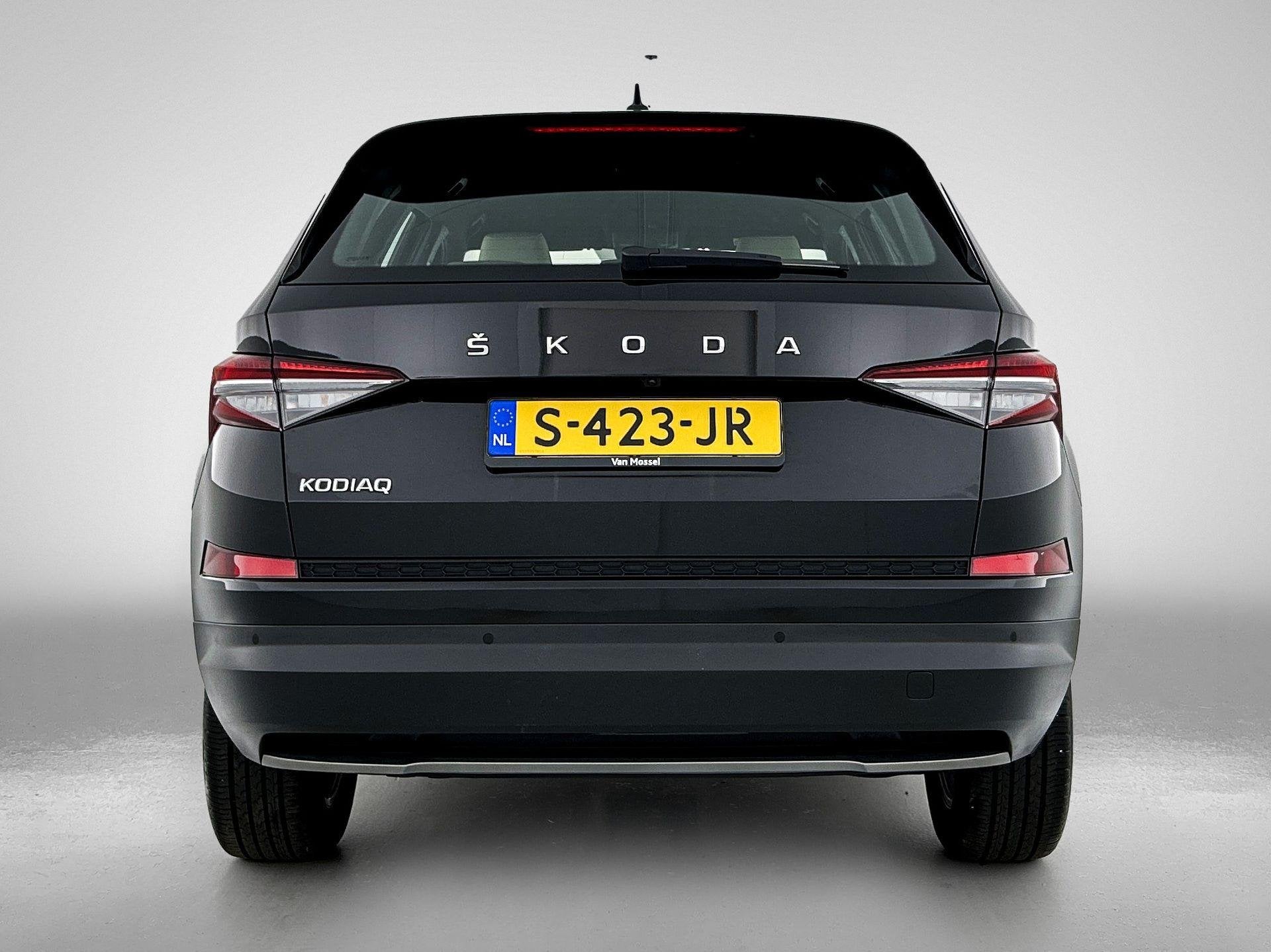 Skoda Kodiaq 1.5 TSI Business Edition Plus | NAVIGATIE | 360, Auto's, 12 maanden, 4 cilinders, Zwart, Bedrijf