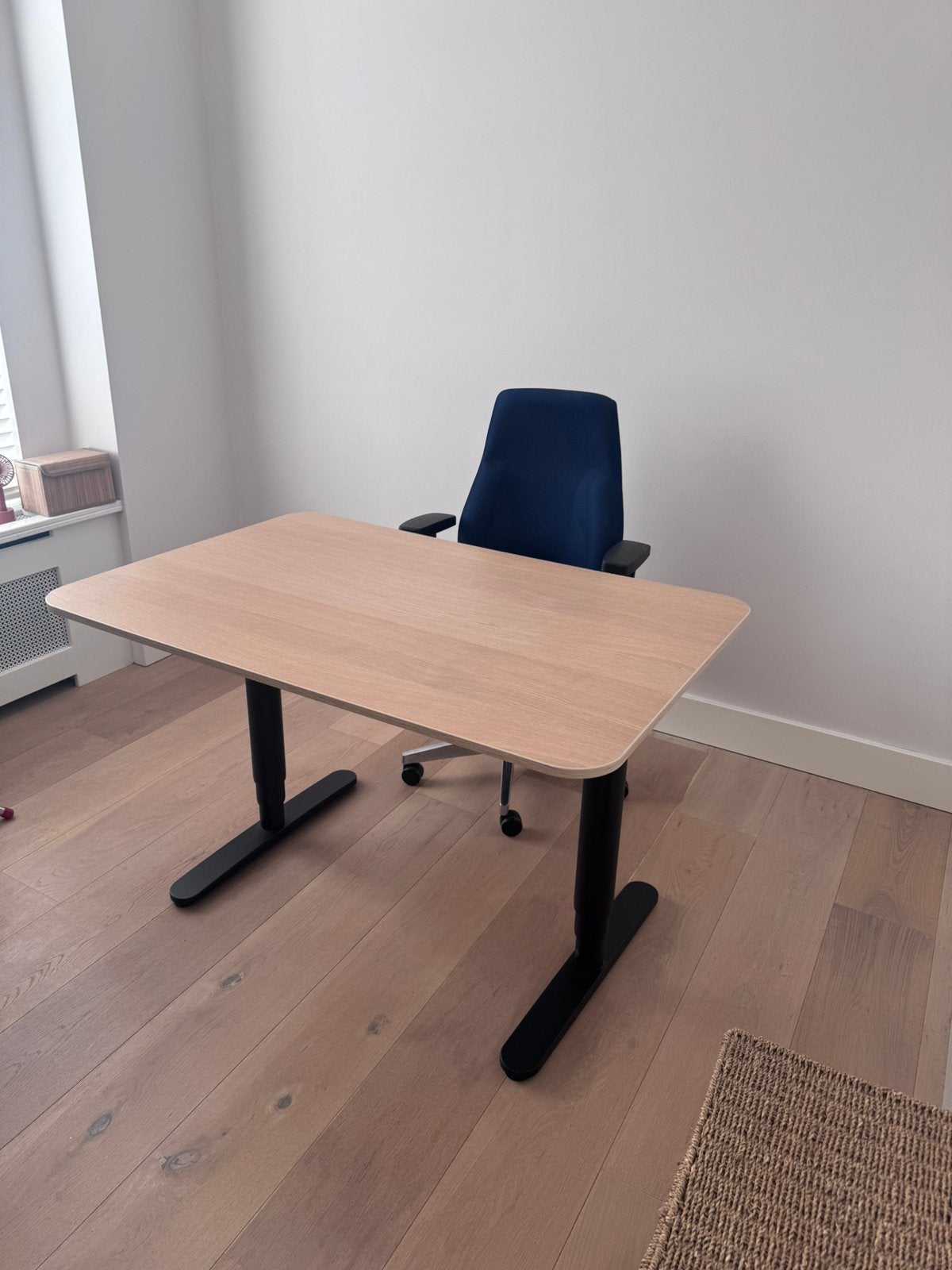 Geweldig elektrisch Ikea Bekant bureau + gratis bureaustoel, Huis en Inrichting, Bureaus, Ophalen, Elektrisch, Gebruikt