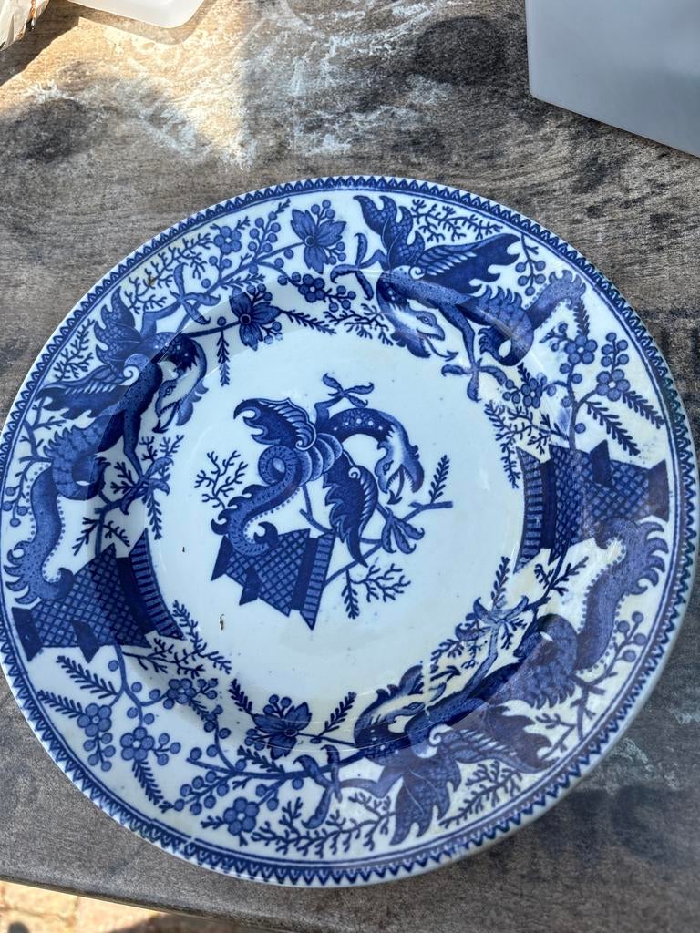 Petrus Regout Maastricht Dragon bord, Made in Holland, Ophalen of Verzenden