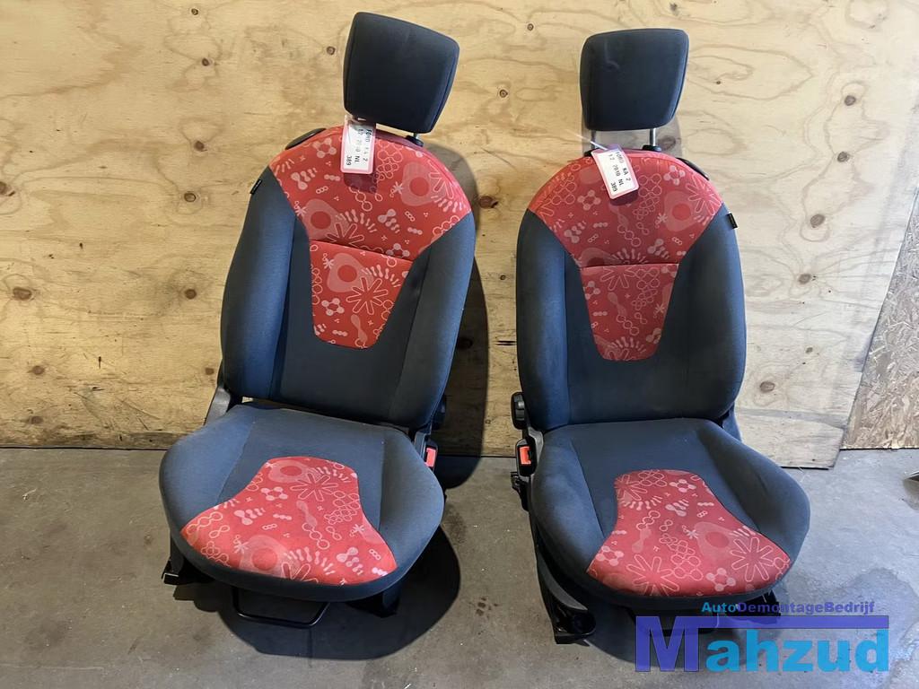 FORD KA 2 rood compleet interieur 2008-2016, Auto-onderdelen, Interieur en Bekleding, Gebruikt, Info@ford.com, Ophalen of Verzenden