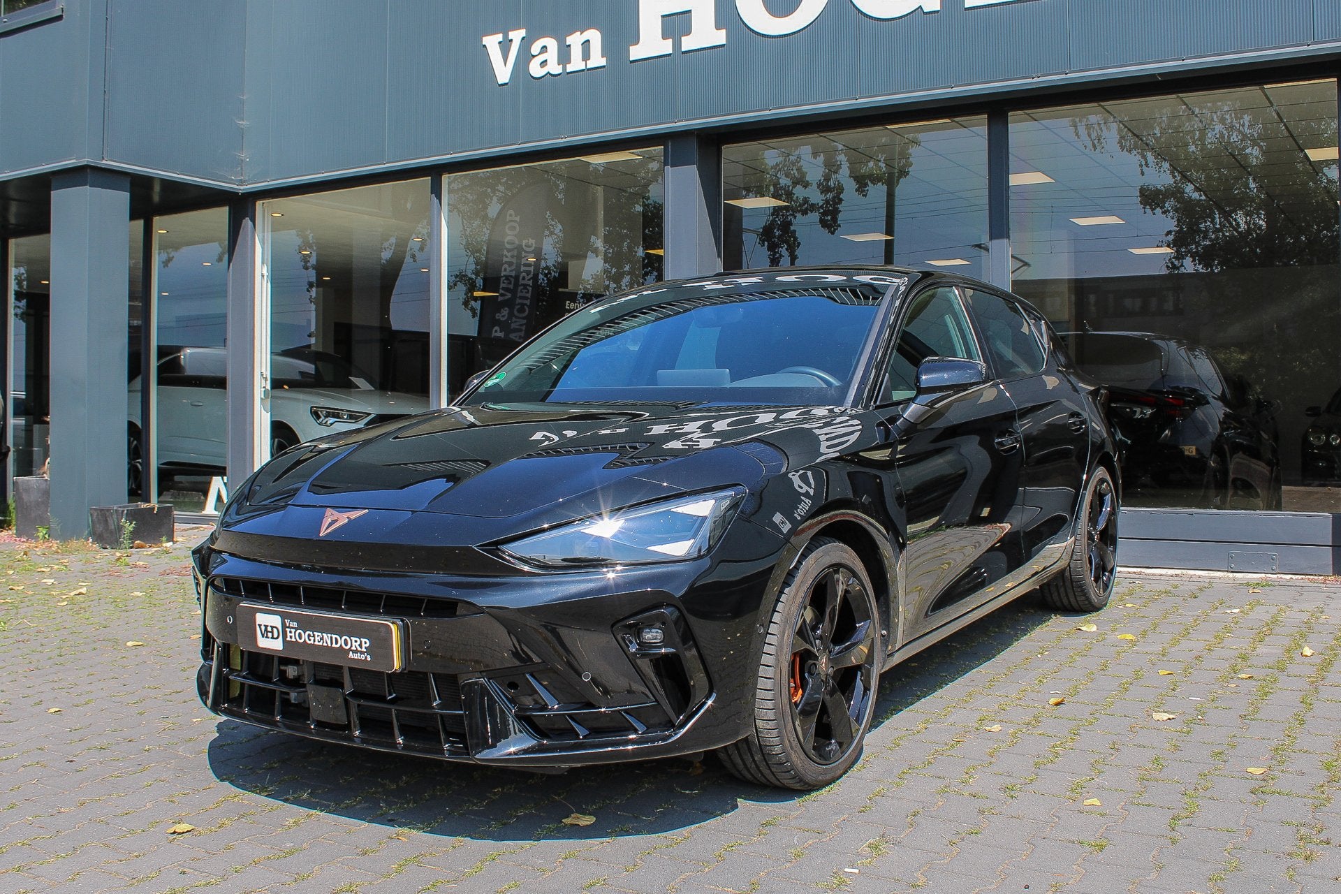 Cupra Leon 1.5 eTSI Business Edition NAVI CAMERA SFEER, Auto's, Stof, Leon, Zwart, Bedrijf