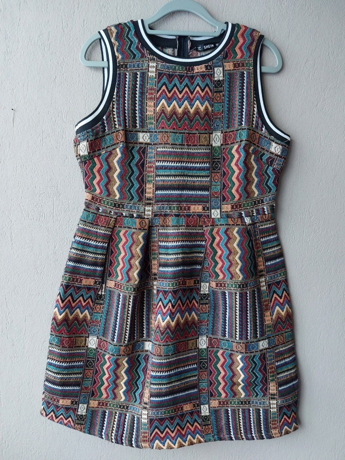 Bewerkte jurk Shein maat L/40 nieuw, Kleding | Dames, Jurken, Ophalen of Verzenden, Nieuw, Maat 38/40 (M), Boven de knie