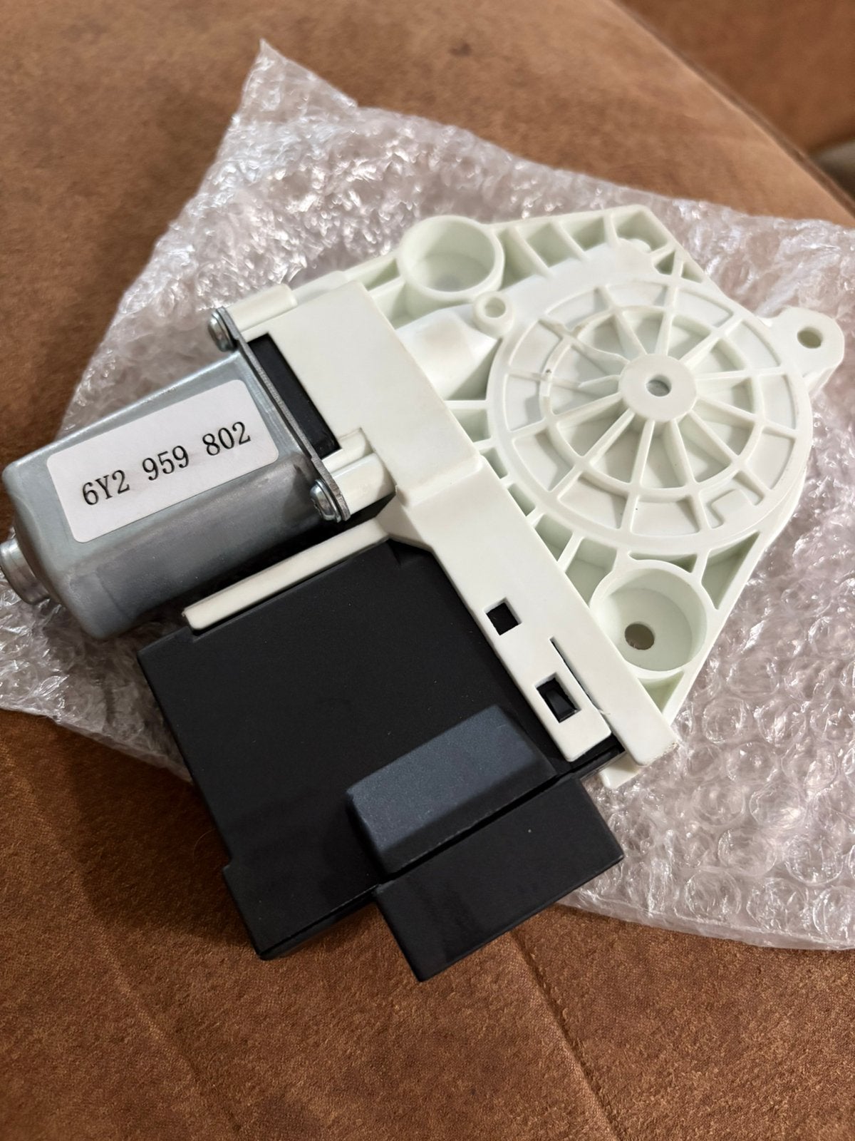 Raammotor Links voor/ 6Y2 959 802 (Geschikt voor VW / Skoda), Ophalen of Verzenden, Nieuw, Skoda
