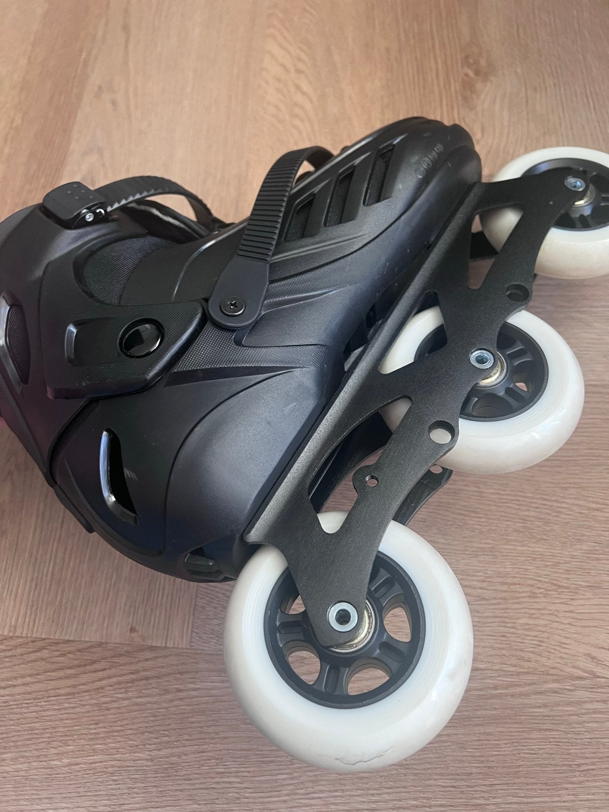 Powerslide One Khaan Jr Pro Inline Skates - Maat 39/42, Sport en Fitness, Kinderen, Nieuw, Ophalen of Verzenden, Inline skates 4 wielen