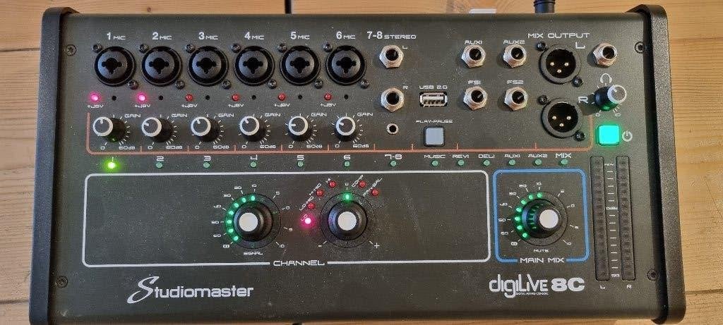 Studiomaster DigiLive 8C Digital Mixing Console, Muziek en Instrumenten, Ophalen, Nieuw, 5 tot 10 kanalen, Microfooningang