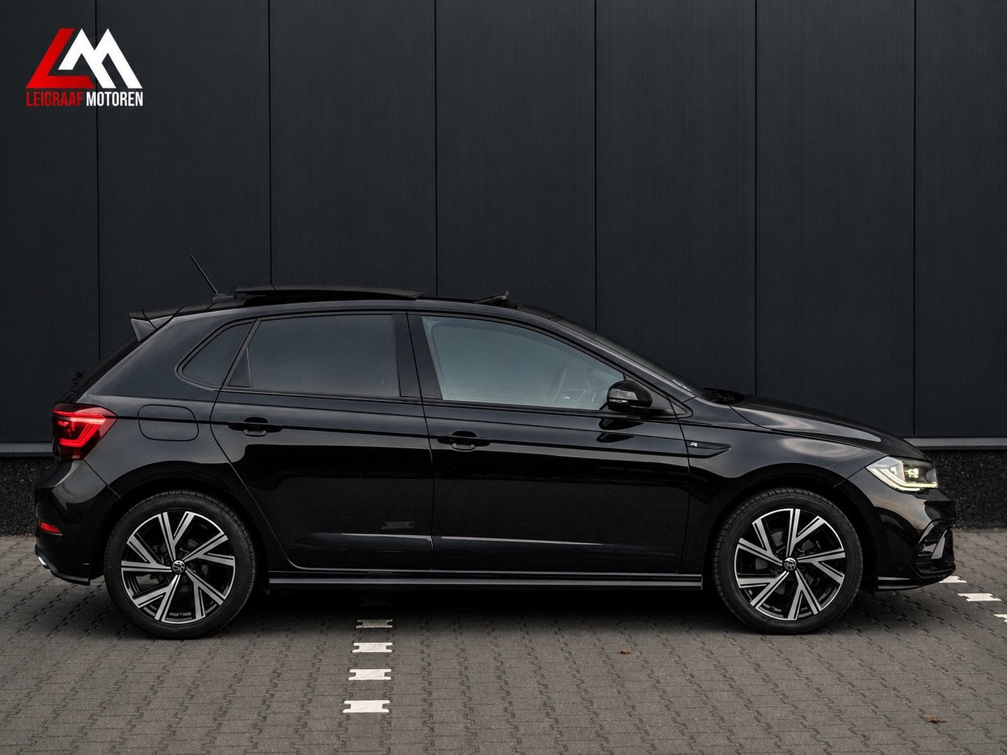 Volkswagen Polo 1.0 TSI -R line- Keyless - Pano - ALLE OPTIE, Met garantie (alle), Zwart, Bedrijf, 999 cc