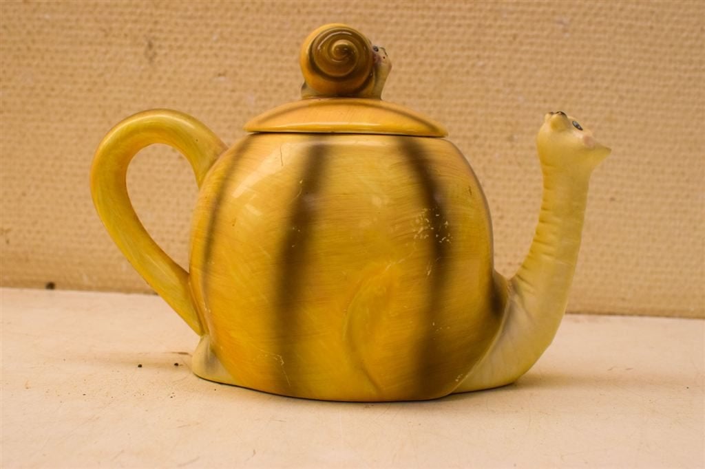 Siaki Dolomite porseleinen Theepot 48611, Gebruikt, Ophalen of Verzenden, Bord(en), Overige stijlen