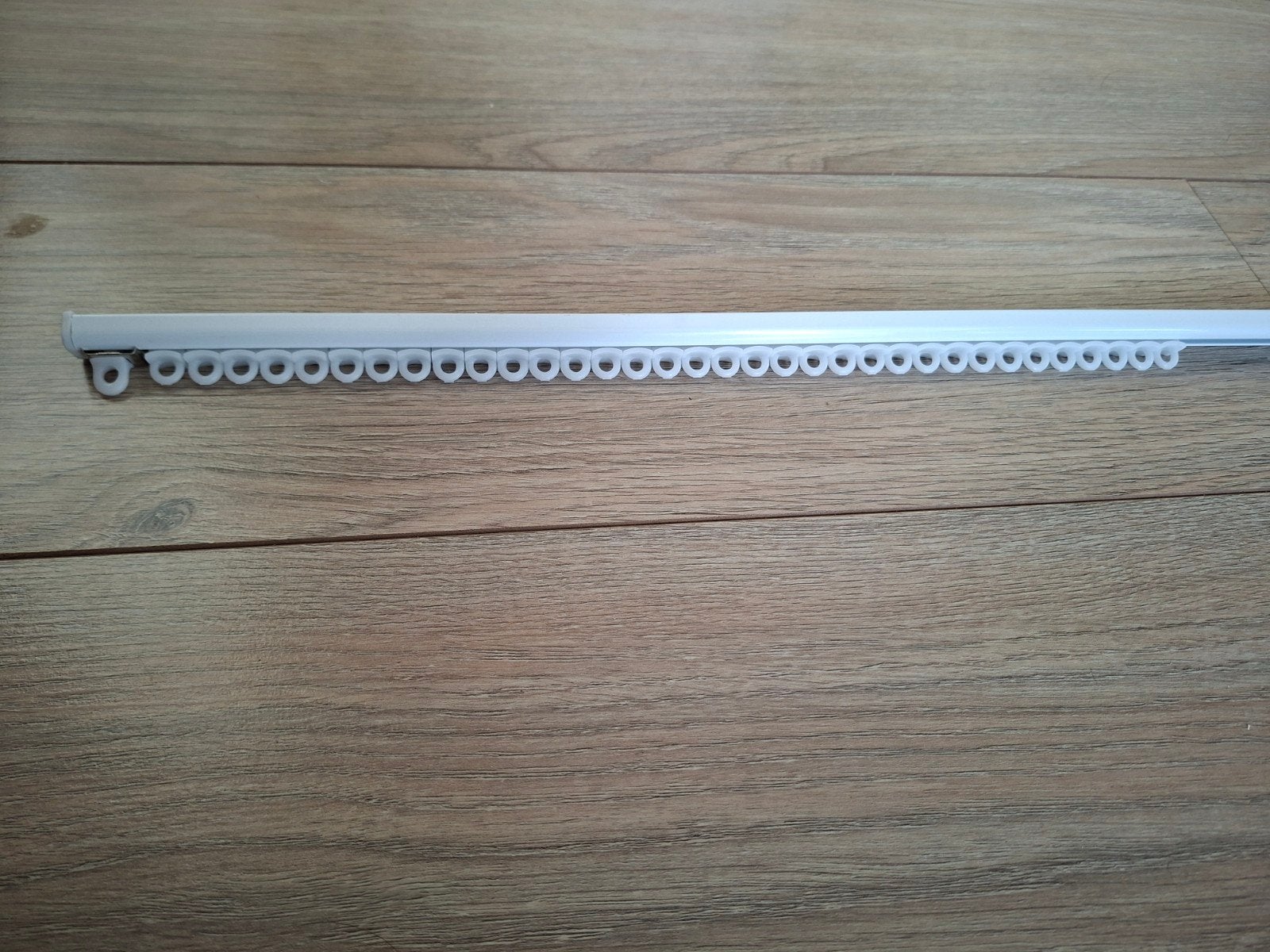 Gordijnrails 227cm, Ophalen, Zo goed als nieuw, 250 mm of meer, Schroeven