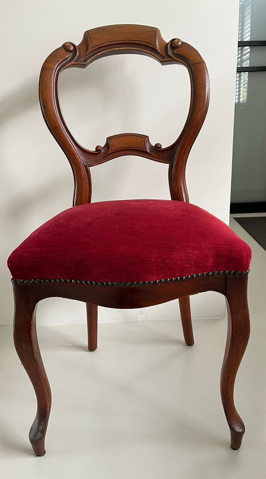 Twee mooie antieke stoelen te koop, Ophalen
