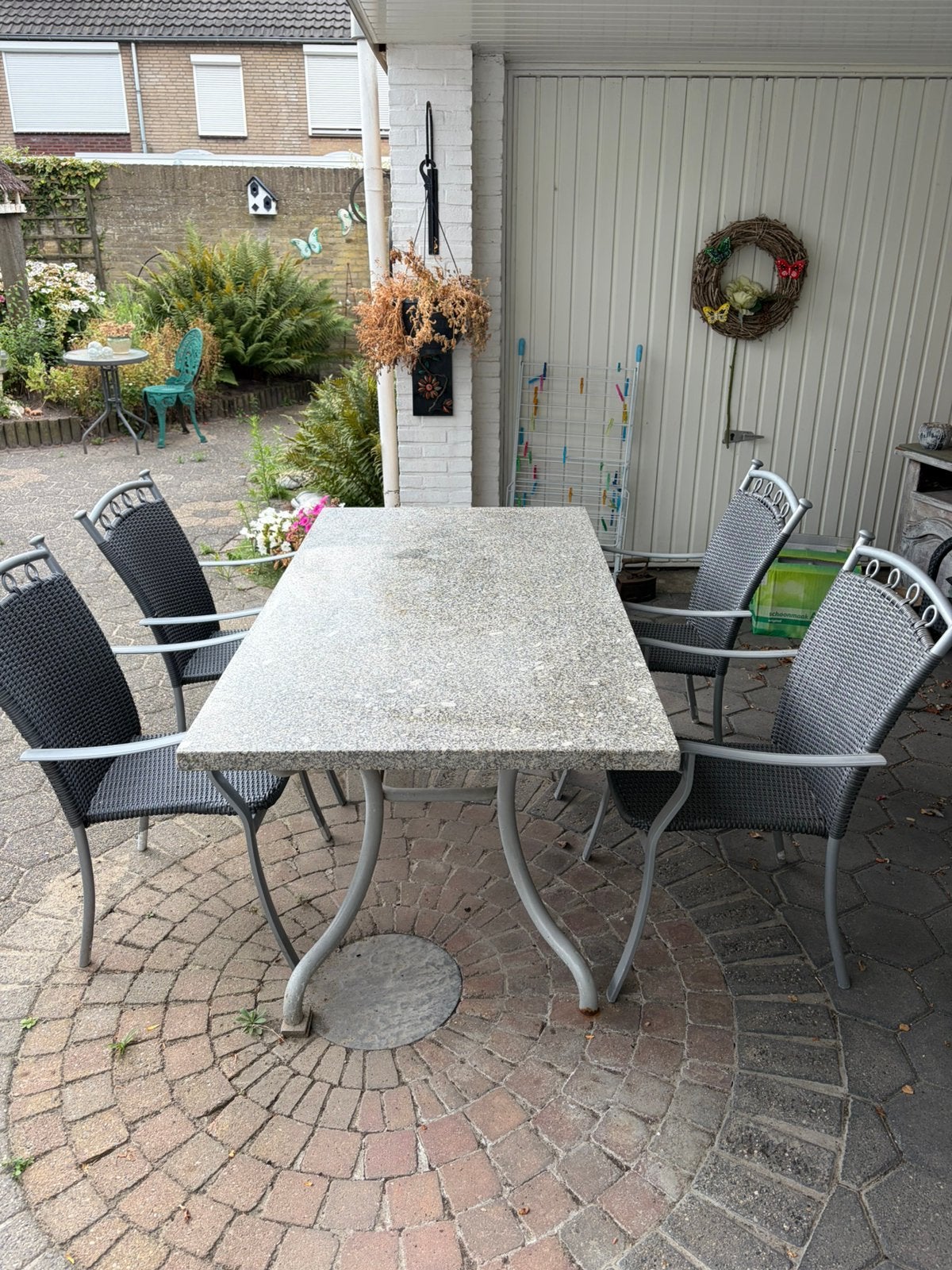 Massief stenen tuintafel, Tuin en Terras, Ophalen, Gebruikt, Overige materialen, 4 zitplaatsen