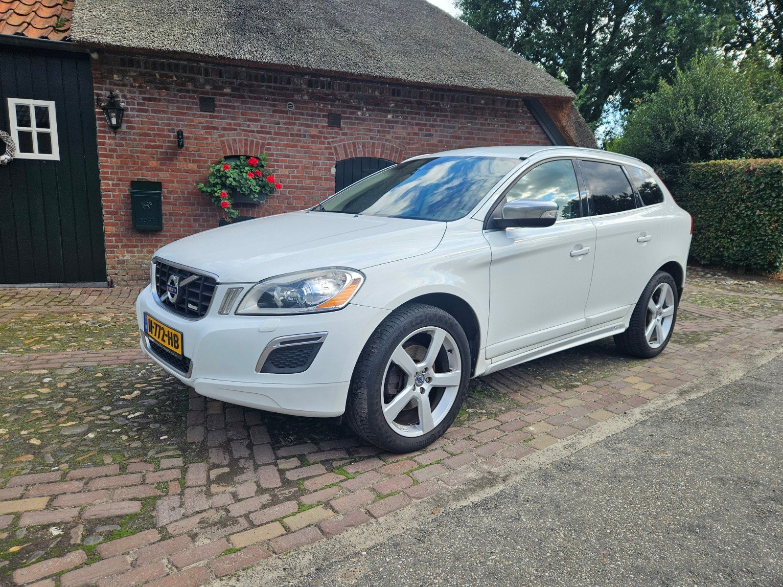 Volvo XC60 R-DESIGN Zeer mooi!! 20 inch full opti deal ondeh, Auto's, Volvo, 4 cilinders, Wit, Leder, Bedrijf