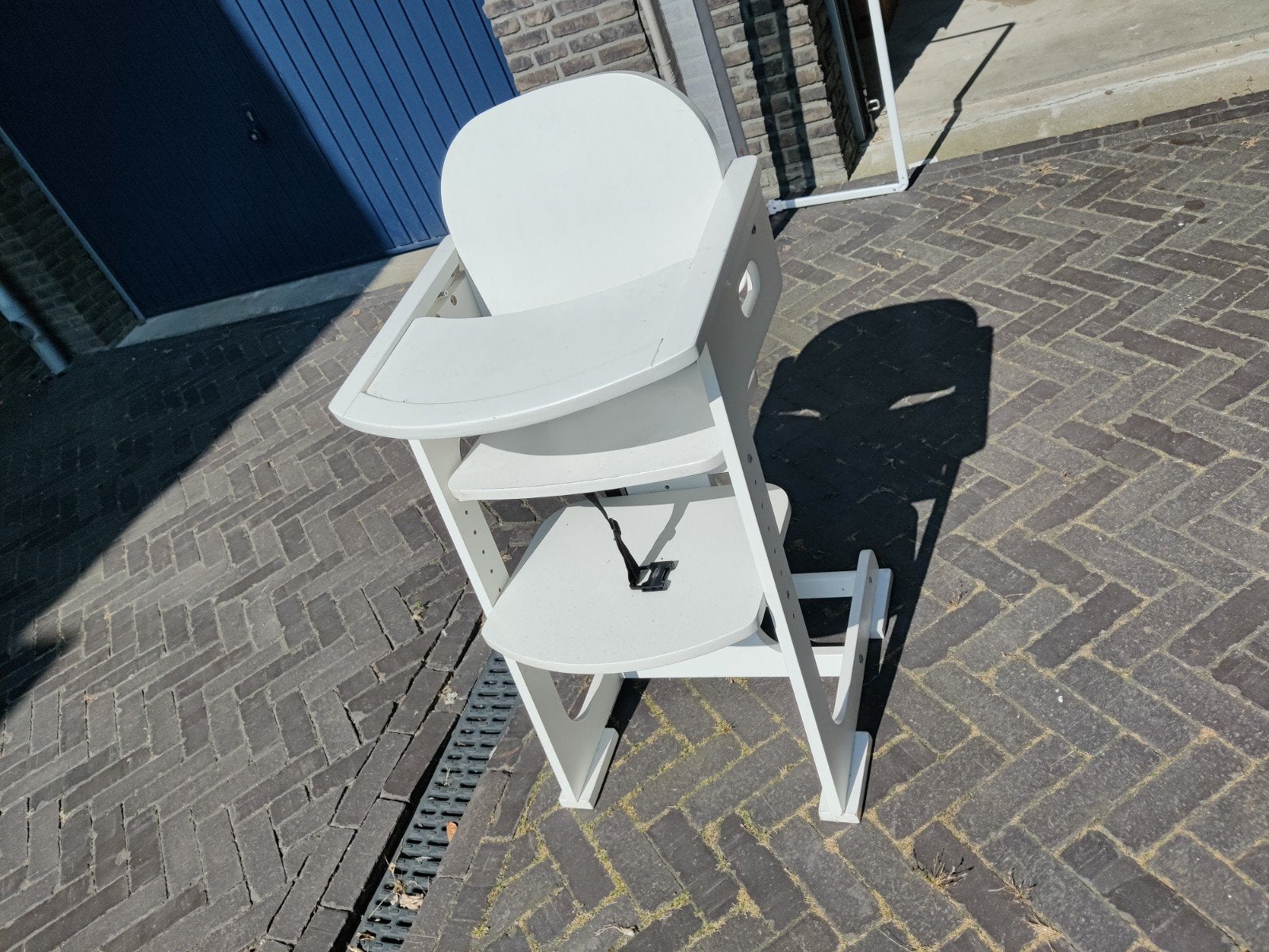 Witte meegroeistoel met gordel en eetblad, Kinderen en Baby's, Ophalen, Gebruikt, Meegroeistoel, Afneembaar eetblad