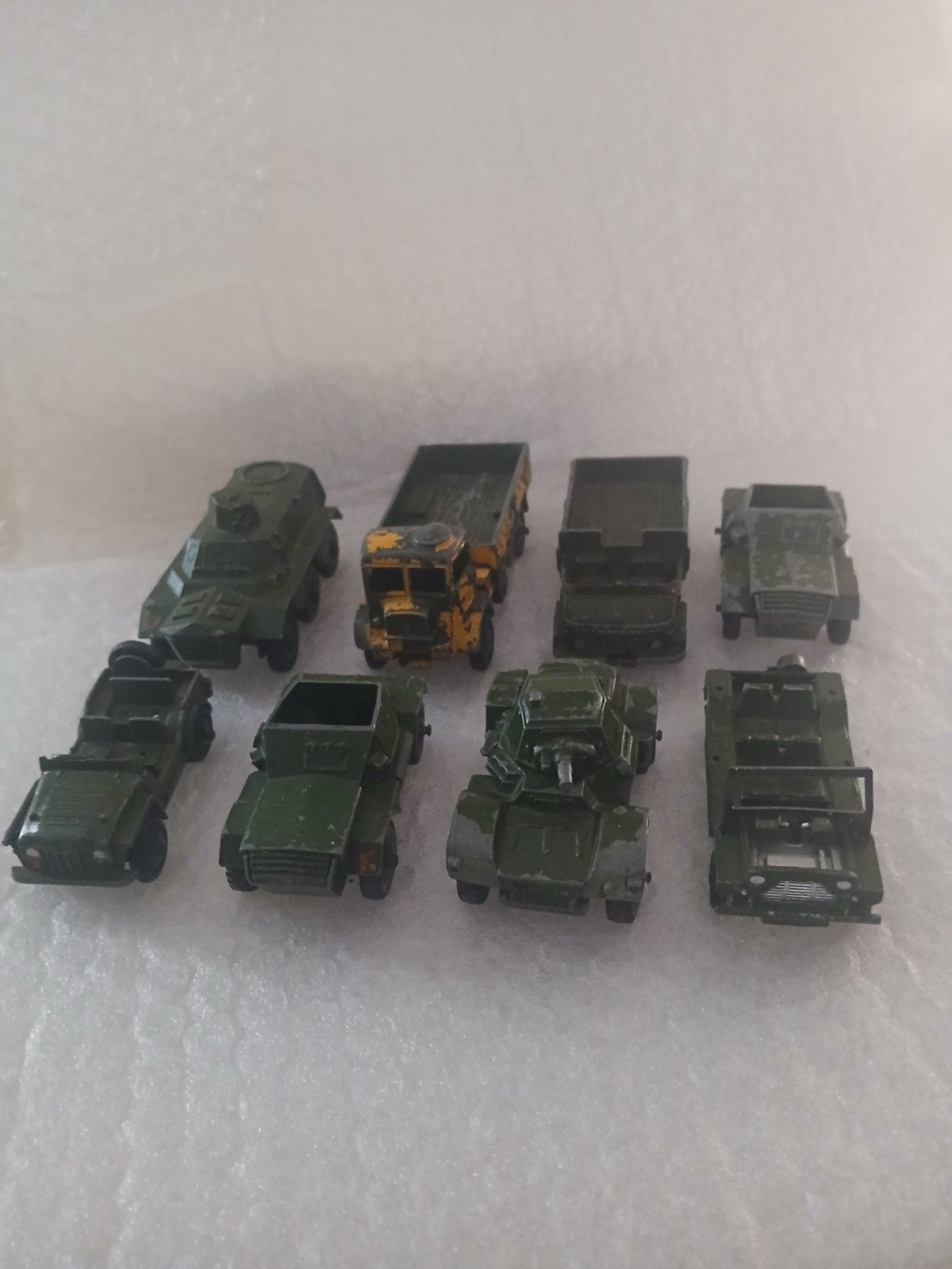 8x militaire Dinky toys,  opknappers,  samen:, Ophalen of Verzenden, Gebruikt, Auto, Dinky Toys