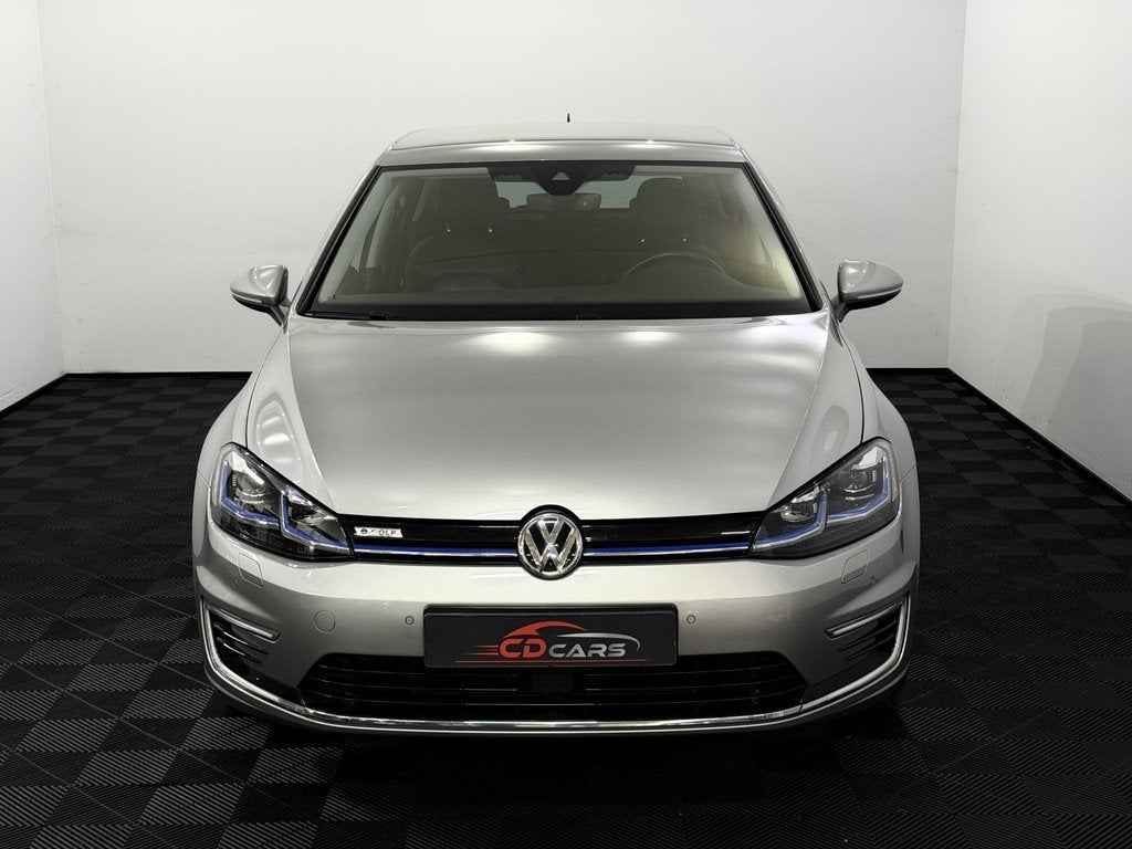 Volkswagen e-Golf E-DITION Leder, Camera, Navi, Virtual desk, Auto's, Volkswagen, 136 pk, Gebruikt, Zilver of Grijs, 1515 kg