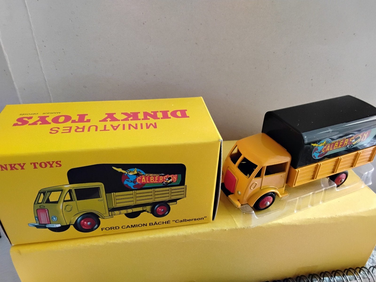 DINKY TOYS ATLAS FORD CAMION BACHË CALBERSON NO 25 JJ, Ophalen of Verzenden, Auto, Dinky Toys