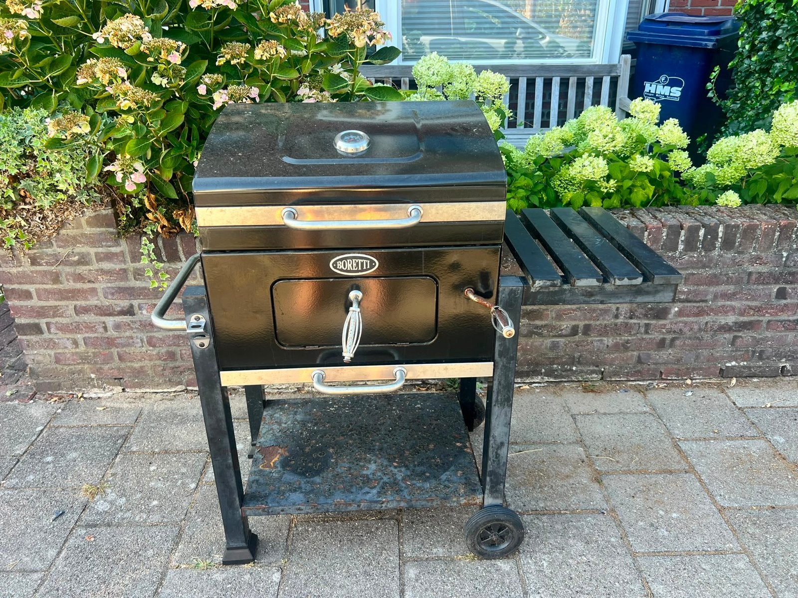 Boretti houtskool BBQ met zijtafel en wielen, Ophalen, Gebruikt