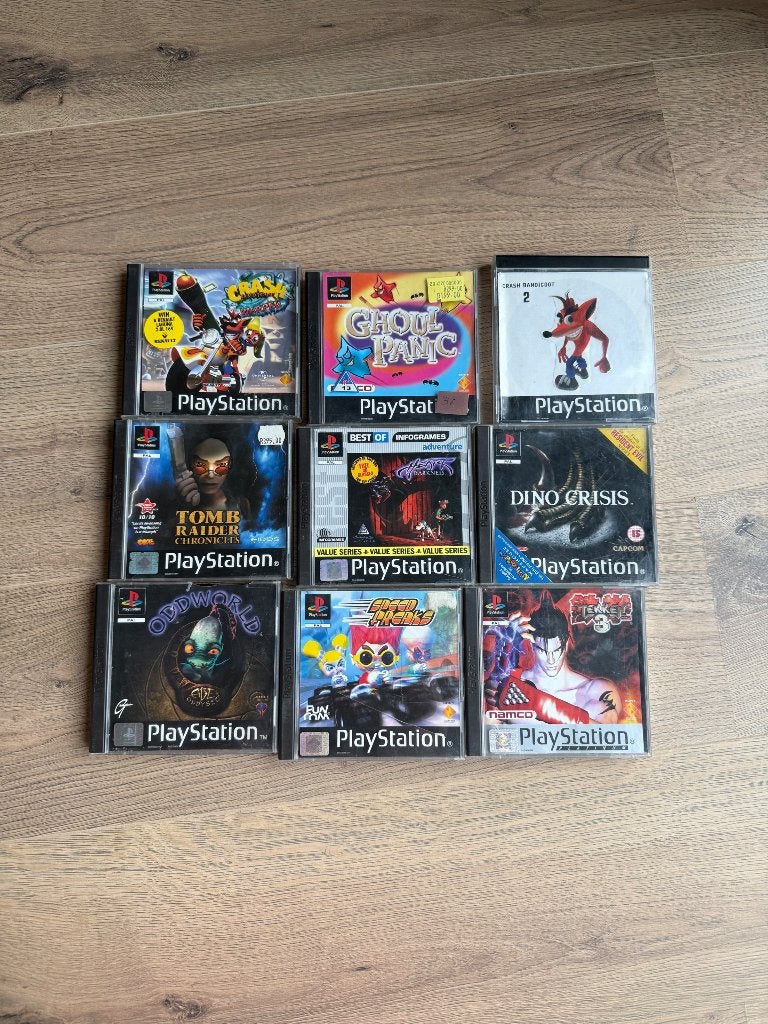 Sony PlayStation 1 set + 2 controllers + 11 games, Avontuur en Actie, Ophalen of Verzenden, Zo goed als nieuw, 3 spelers of meer