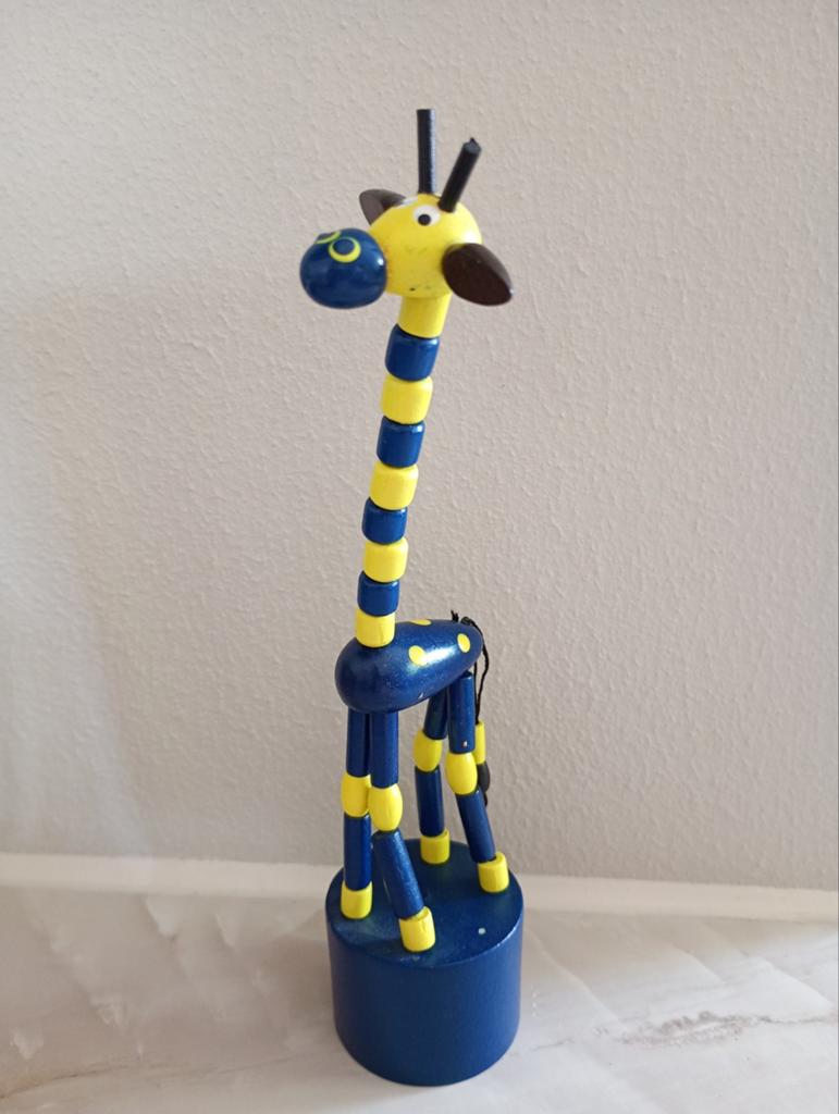 Houten drukpoppetje giraffe blauw, Ophalen of Verzenden, Zo goed als nieuw