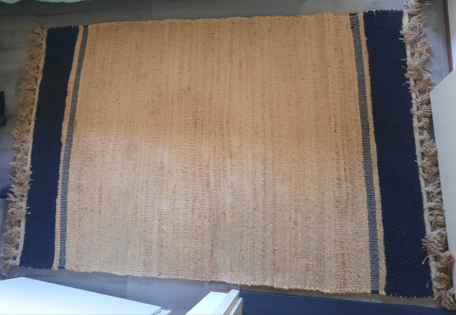 Juten vloerkleed met zwarte accenten, Huis en Inrichting, Ophalen, 100 tot 150 cm, Bohemian, Natuurlijk, Jute, Zo goed als nieuw