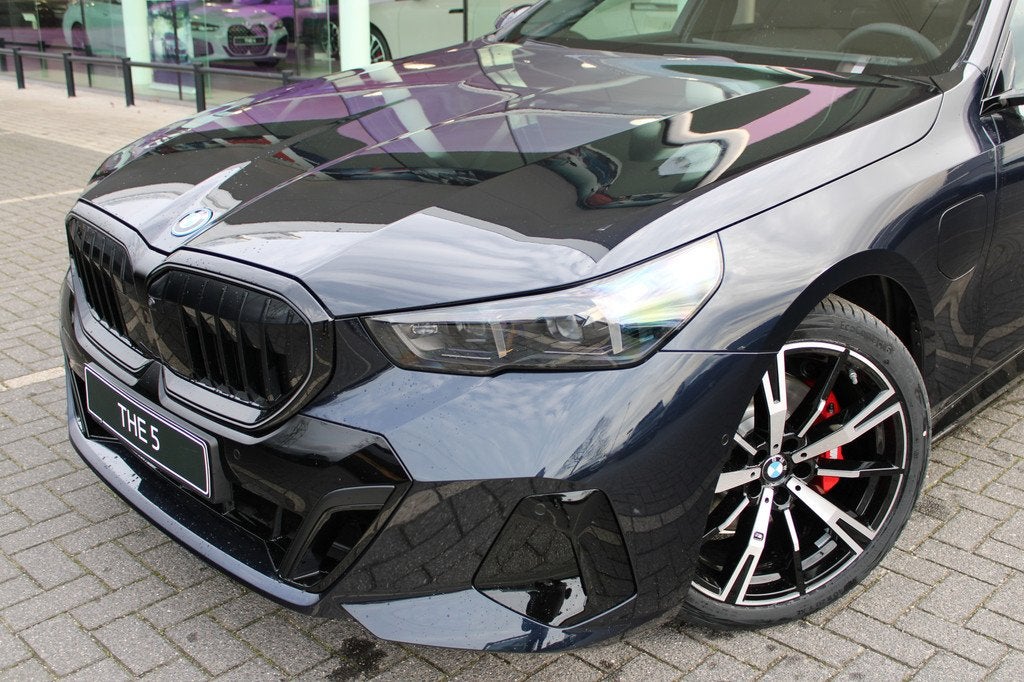 BMW 5 Serie 530e M Sport Automaat / Panoramadak / Stoelventi, Automaat, 1998 cc, 4 cilinders, Zwart