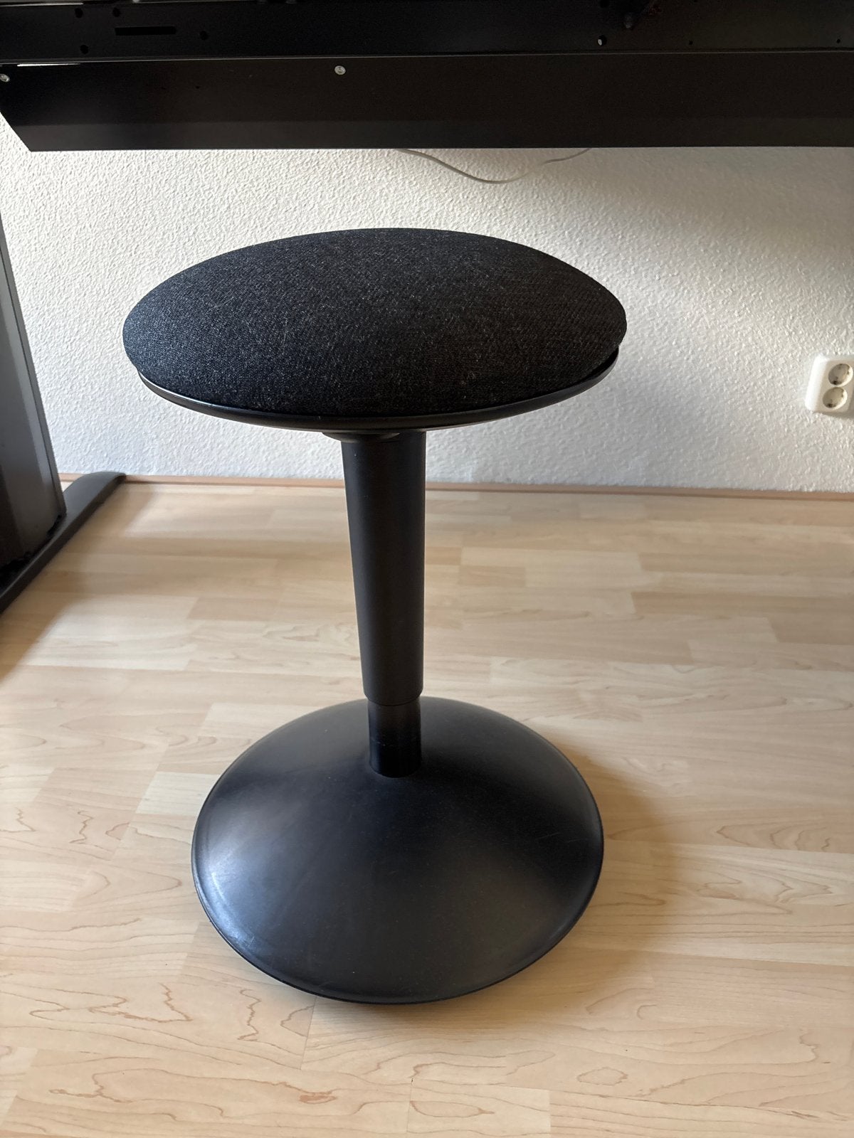 Ergonomische kruk - Zwart, verstelbaar, Ophalen, Zwart, Zo goed als nieuw, Eén