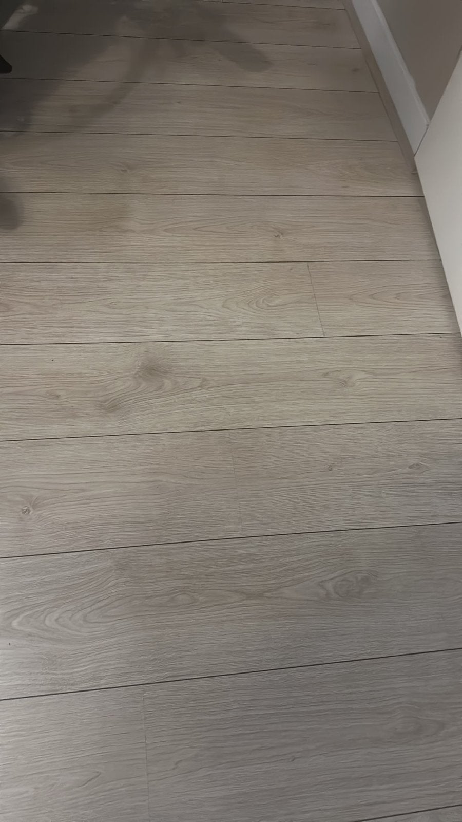 Gratis laminaat, zelf verwijderen 4 december, Ophalen, Gebruikt, Grijs, 50 tot 75 m²